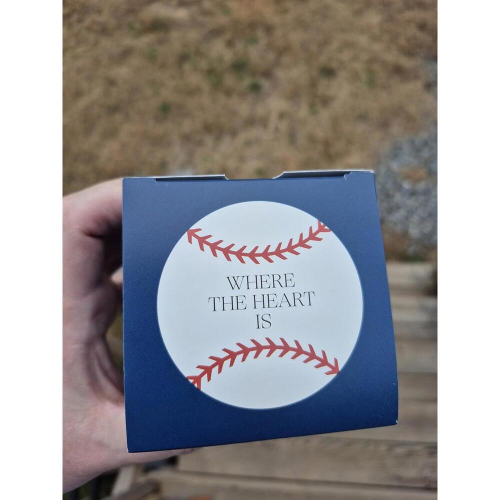 Yankee Stadium Homesick New York Yankees Soy Wax Candle 13.75 oz NEW in Gift Box - Picture 4 of 6